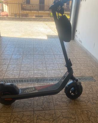 monopattino elettrico “niu”