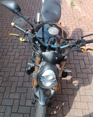 Moto Benelli 752s
