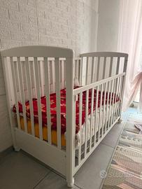 Lettino a cancelli per bambini