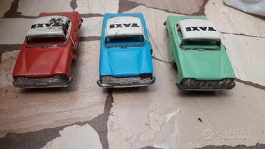 Modellini auto in latta vintage
