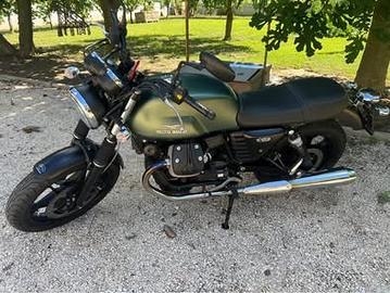 Moto Guzzi V7, 750 cc - 2015