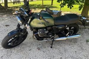 Moto Guzzi V7, 750 cc - 2015