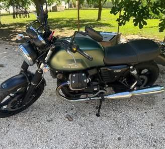 Moto Guzzi V7, 750 cc - 2015