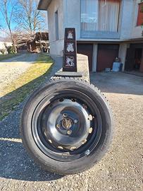 Ruota con cerchione e portaoggetti Kia picanto