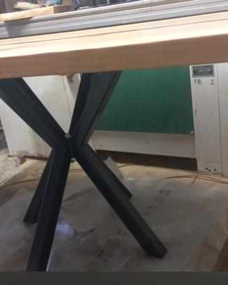 Arredo artigianale con legno pregati