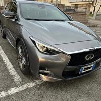 INFINITI Q30 SPORT