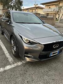 INFINITI Q30 SPORT