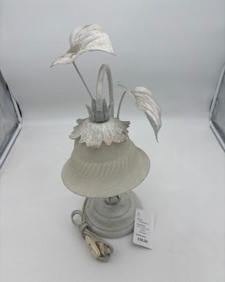 Lampada da tavolo in ferro battuto stile floreale