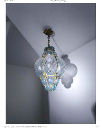 lampadario vintage in vetro e ottone
