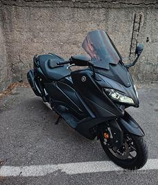 Yamaha TMax 560