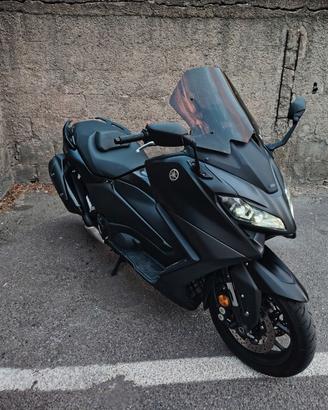 Yamaha TMax 560
