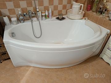 Vasca da bagno in vetroresina