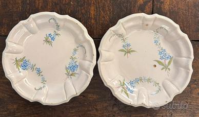 Due antichi piatti in maiolica Nove Bassano