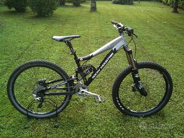 Mtb enduro Rocky Mountain Slayer