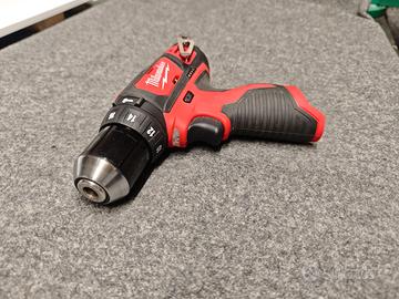 Avvitatore a percussione 12 Volt senza batteria