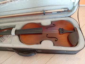 Violino Cahaya Mai Usato