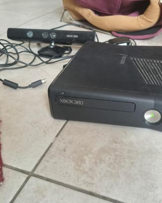 Xbox 360 Slim 4GB + Kinect – funzionante
