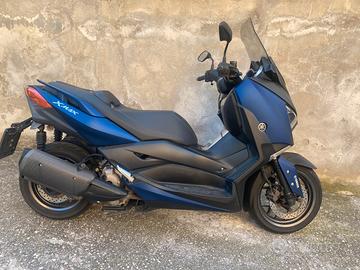 XMAX 300