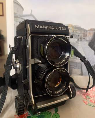Mamiya C330 professional blue dot