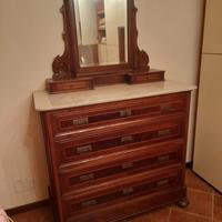 Cassettone  con piano in marmo 