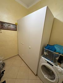 Armadio porta abiti e porta documenti