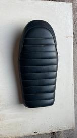 Sella per scrambler/cafe racer