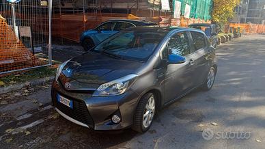 Toyota yaris 1,5 tetto panoramico
