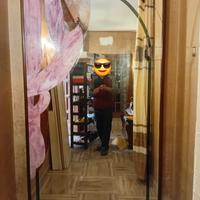 Specchio artistico con telaio e cornice in noce