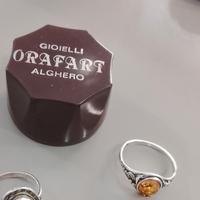 Anello in ambra e argento