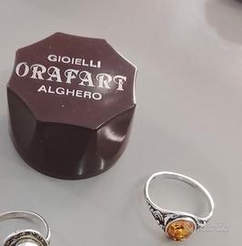 Anello in ambra e argento
