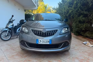 Lancia Ypsilon 1.0 FireFly 5 porte S&S Hybrid Silv