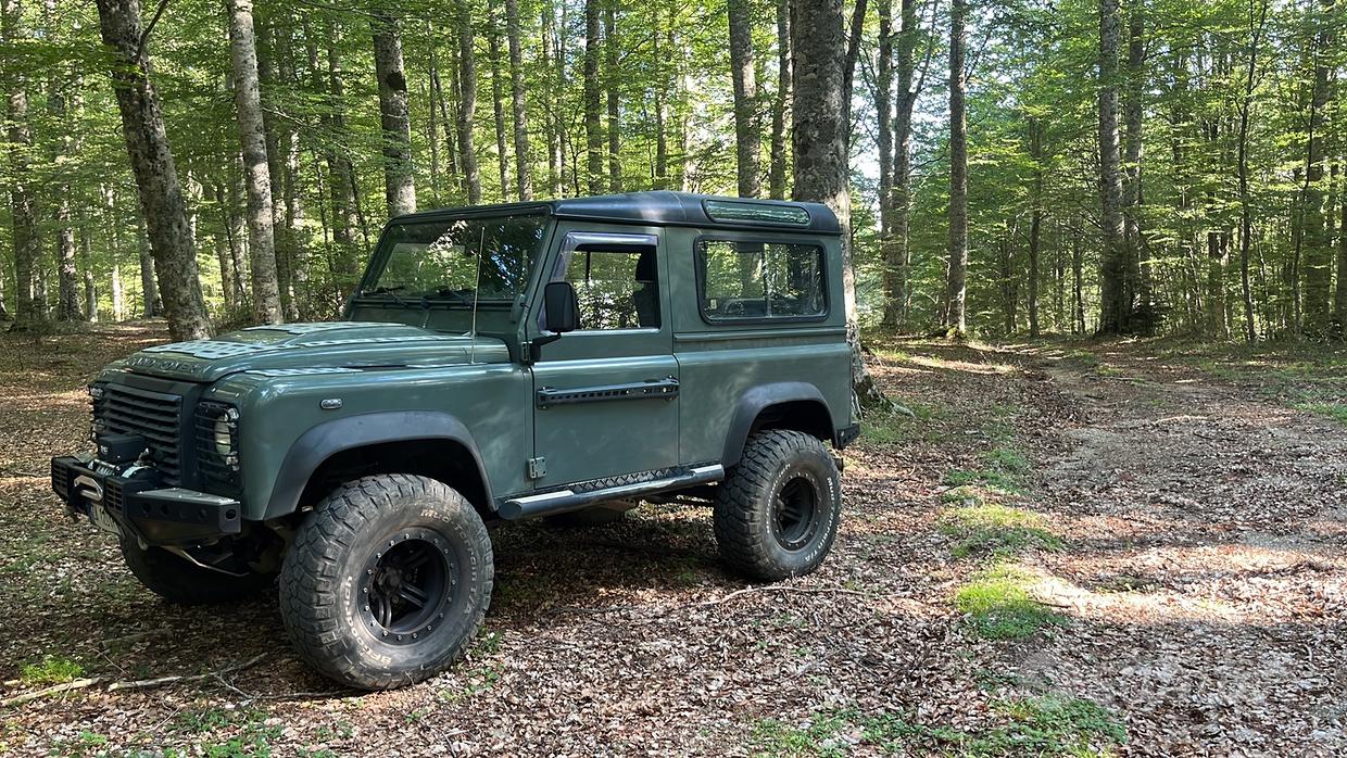Land Rover Defender