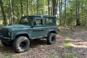 Fuoristrada land Rover Defender 90