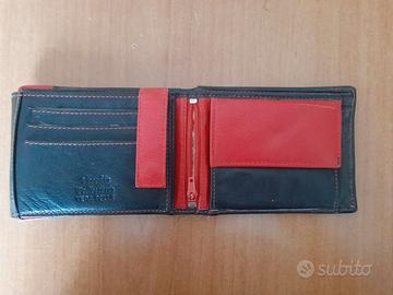 portafoglio in vera pelle nero e rosso.