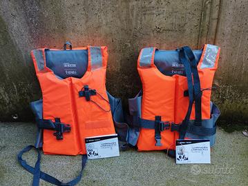 2 GIUBBOTTI SALVAGENTE  NUOVI 40/60 KG DECATHLON 