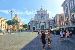 PIAZZA UNIVERSITA' mq.300 divisibile