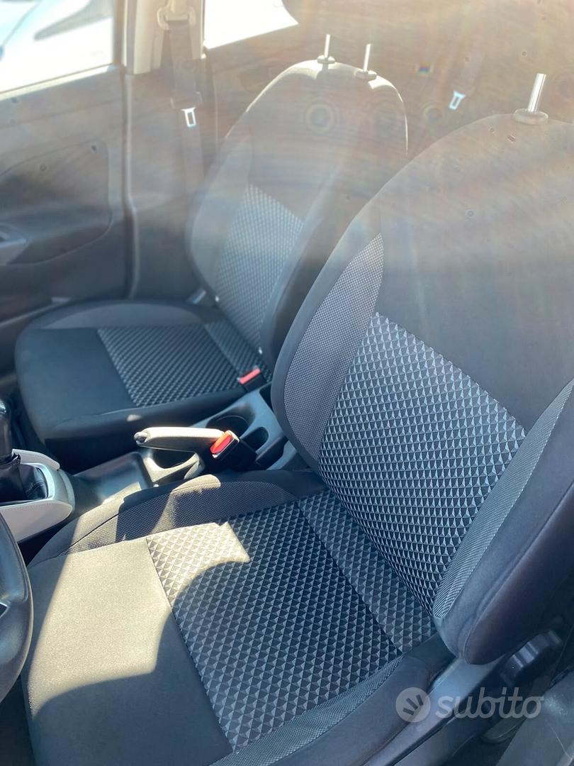Nissan Micra 2017 photo 2