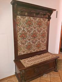 appendiabiti con cassapanca vintage 