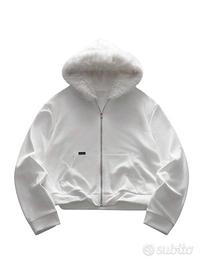 Felpa nera zip con cappuccio e pelliccia stile Y2k