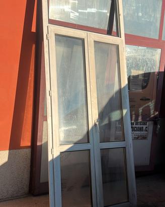 Porta finestra in PVC bianco