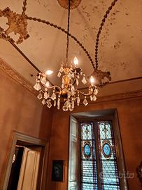 Lampadario vintage in ottone con pendenti in vetro