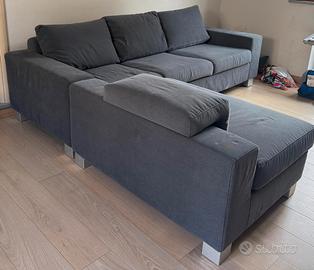 Divano tre/quattro posti moderno con isola