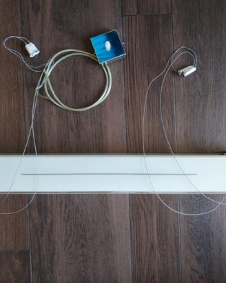 Lampadario in vetro moderno con tubi al neon