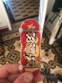 Fingerskate con truck blackriver.