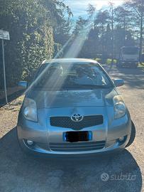 Toyota Yaris - affidabile, pronta all uso!