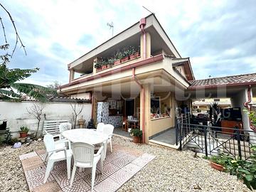 Villa bifamiliare Pomezia [Cod. rif 3285496VRG]