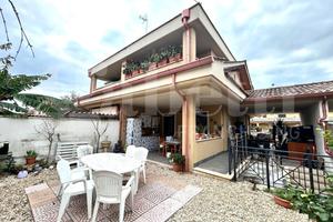 Villa bifamiliare Pomezia [Cod. rif 3285496VRG]