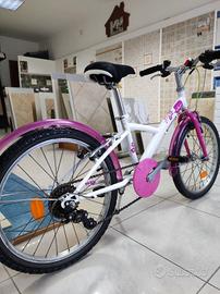 bicicletta femmina 20 e 24 NUOVA 