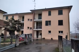 Immobile in asta di 83 m² con 3 locali e box auto 