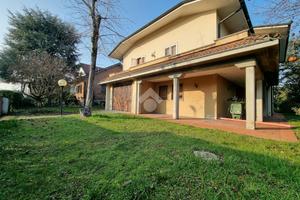 VILLA SINGOLA A BORGO VIRGILIO